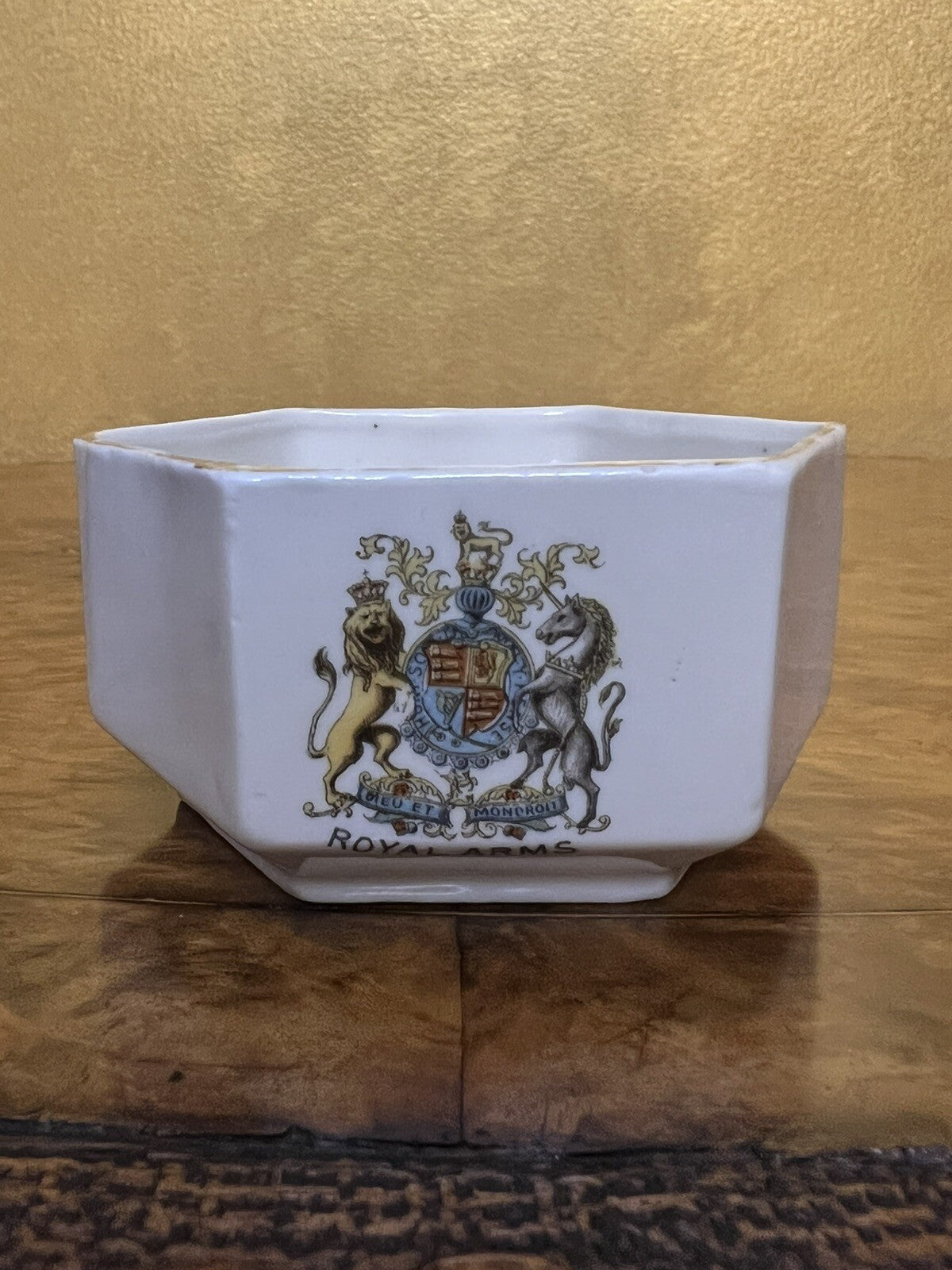 Royal Arms Crest Small Dish 