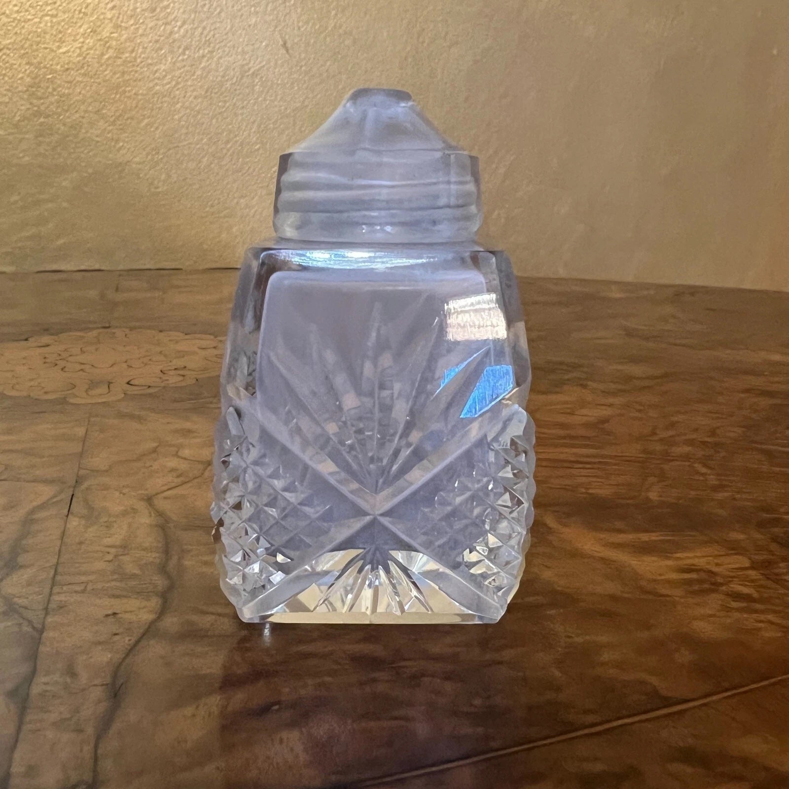 Salt Or Pepper Pourer