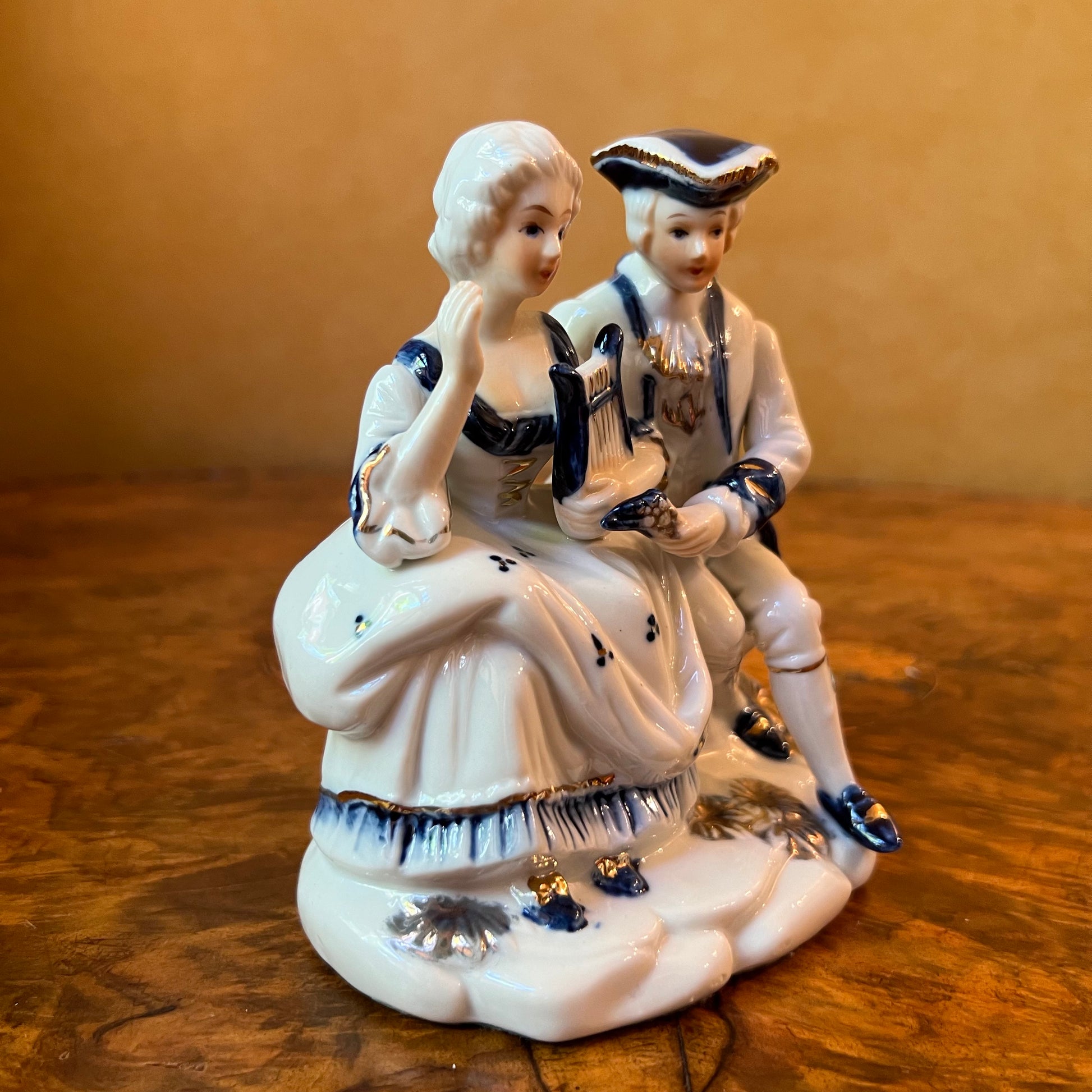 Vintage Colonial Couple Blue & White