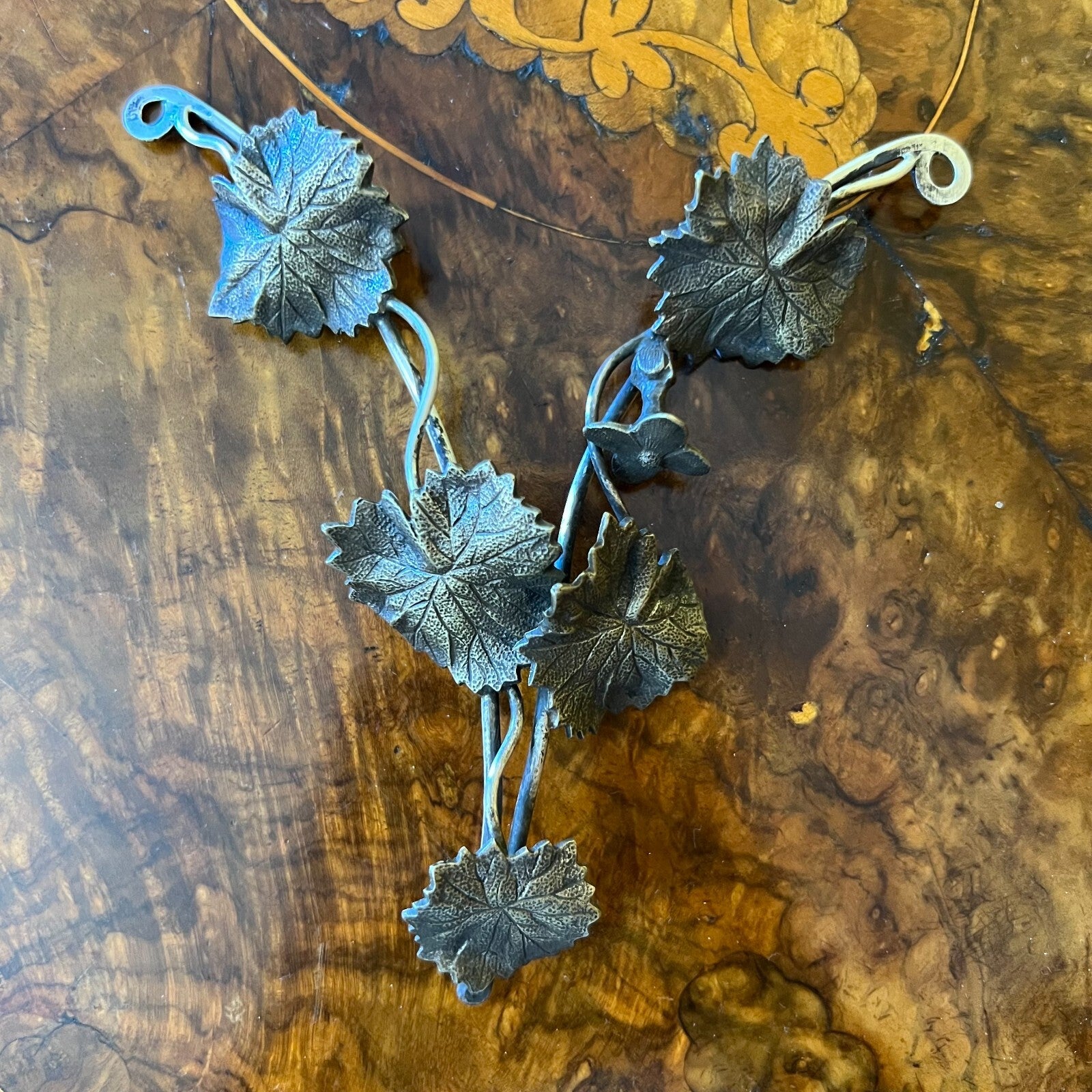 Vintage Ornate Leaves Hanging Ornament 