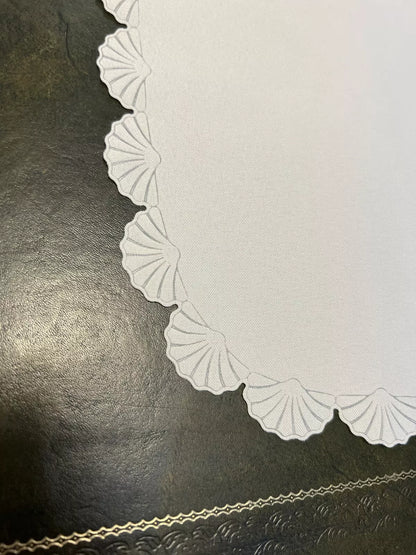 Vintage cream shell edge detail napkins serviettes