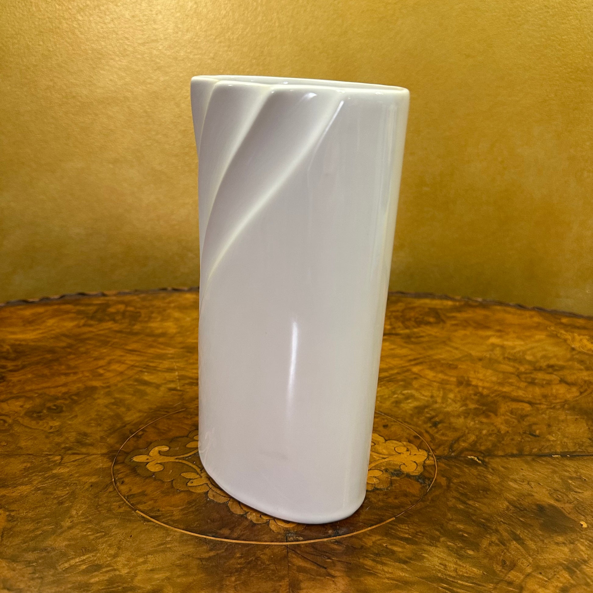 White Curved Detail Vase 