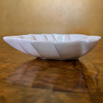 White Leaf Shape Serving