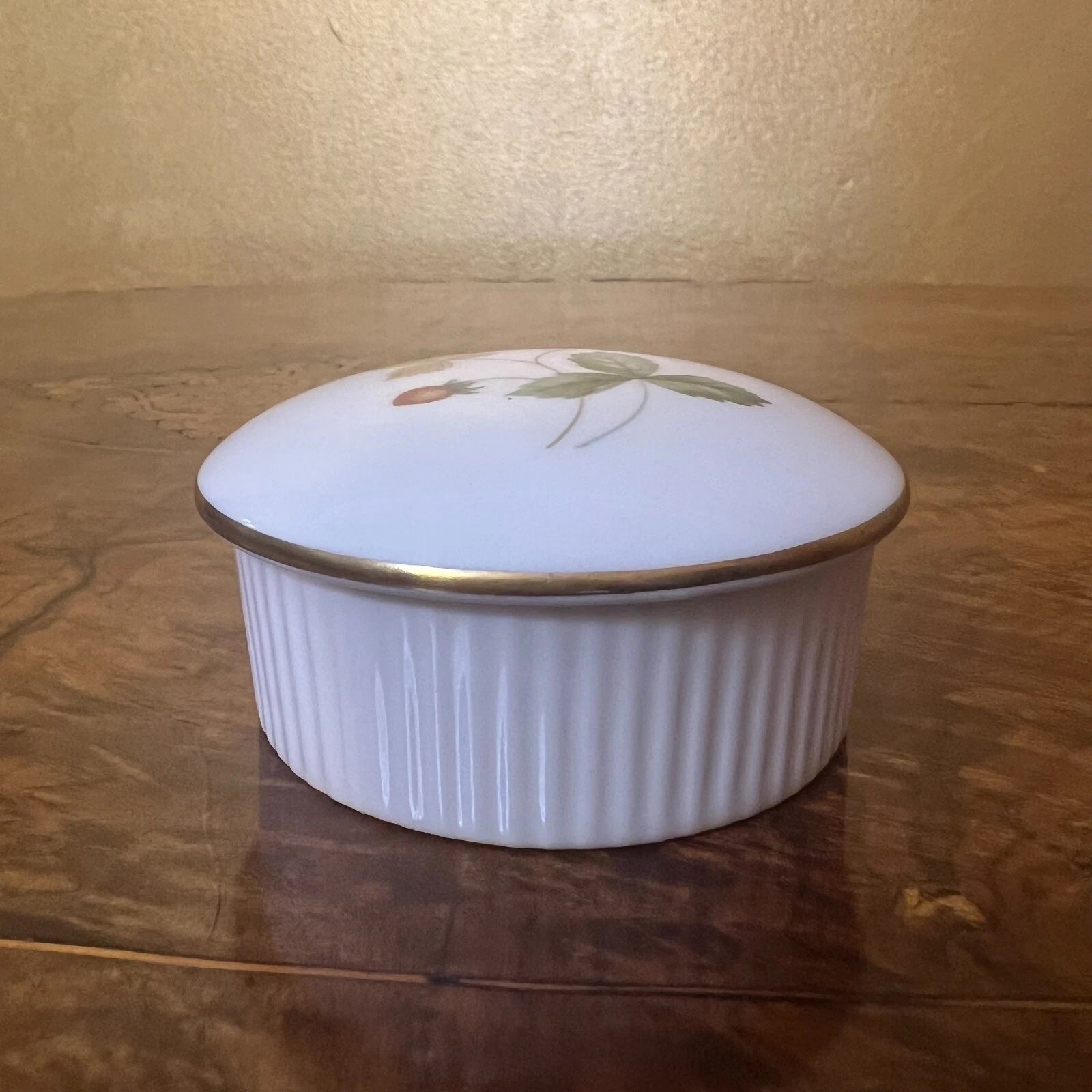Wild Strawberry Trinket Box Wedgwood 